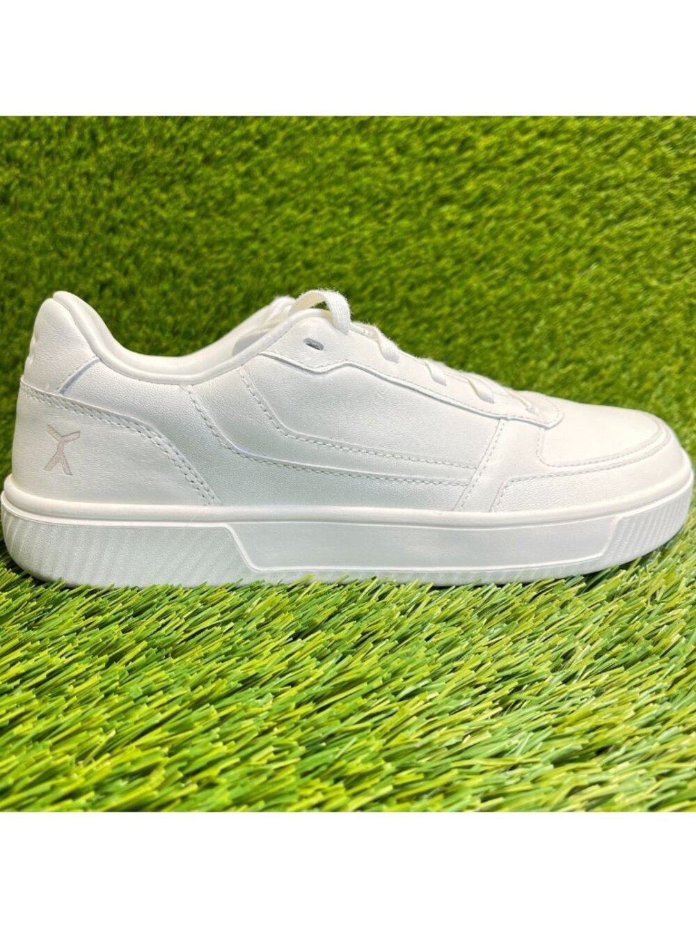 Flux Footwear Adapt Leather Trainer White Womens Size 9 Athletic Shoes Sneakers